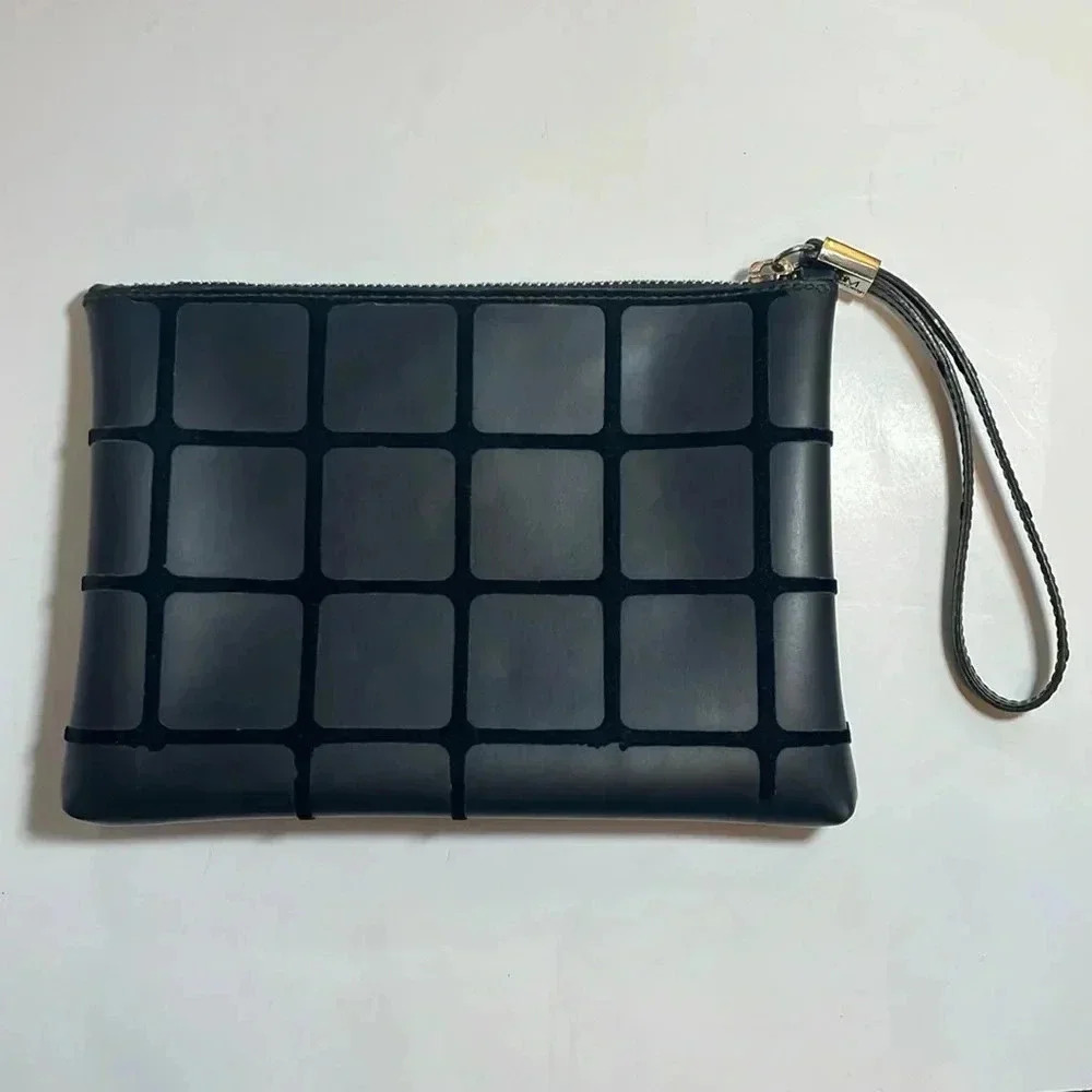 GUM Gianni Chiarini Design black grid wristlet